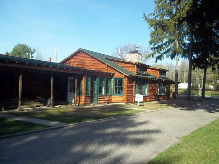 Silver Lodge Resort - Real Estate Listing Photo